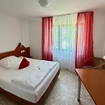 Hotel Am Buchwald 3*